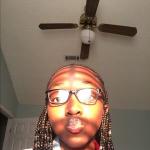 Meet your Posher, Lydia